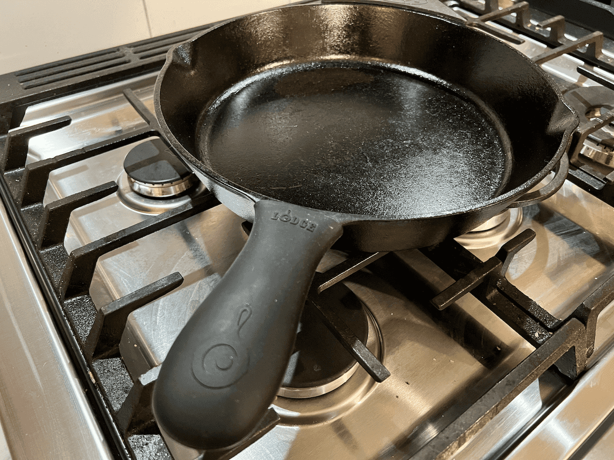 silicone pan handle cover for Lodge 12" skillet